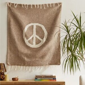 NWOT Trek Light Gear Peace Blankestry